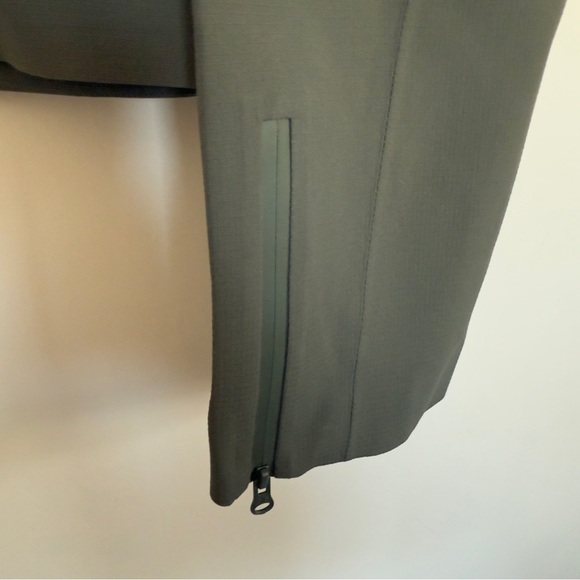 NWT Alo Enhancesce Bonded Hooded Jacket in Cacktus Green Size: Small - Picture 6 of 7